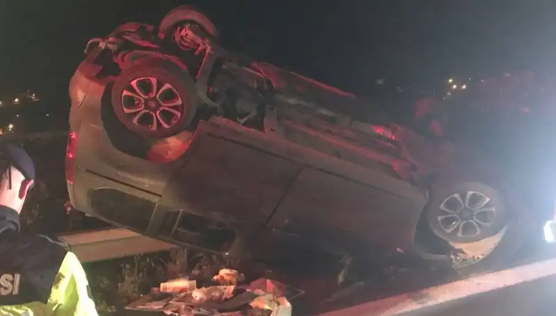 Osmaniye'de Otomobil TIR'a Çarptı: Beş Kişi Yaralandı!