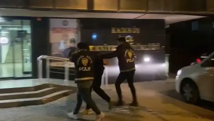 Galatasaray Taraftarına Silahlı Saldırı: Zanlı Kısa Sürede Yakalandı