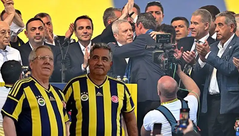 Ali Koç'un Koltuğu Sarsılıyor: Mahmut Uslu'dan Şok İstifa Çağrısı!