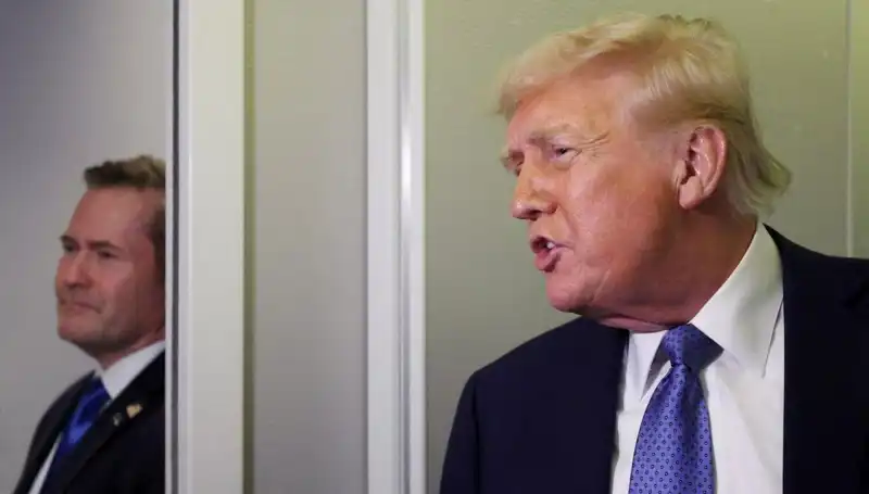 Trump, Planları Sızdıran Mike Waltz’u Görevden Alarak Yeni Döneme Girdi