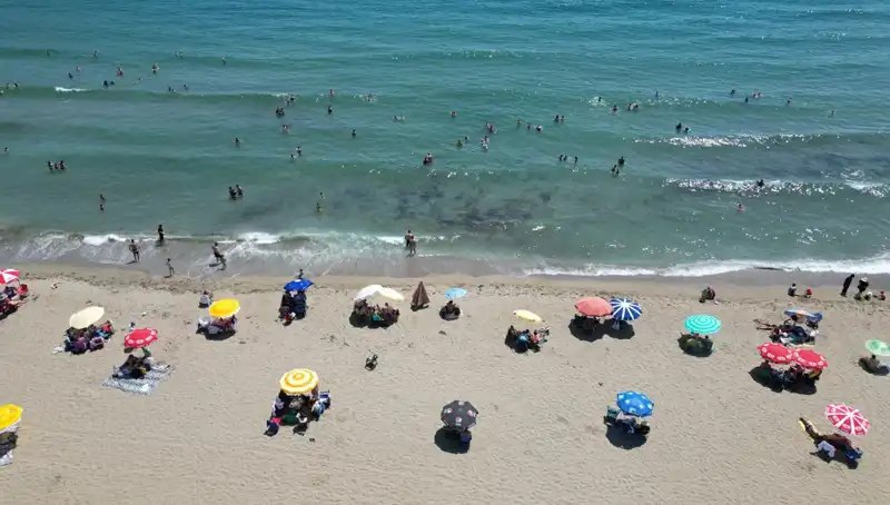 Tekirdağ'da Sıcak Havada Sahillere Akın Eden Tatilciler