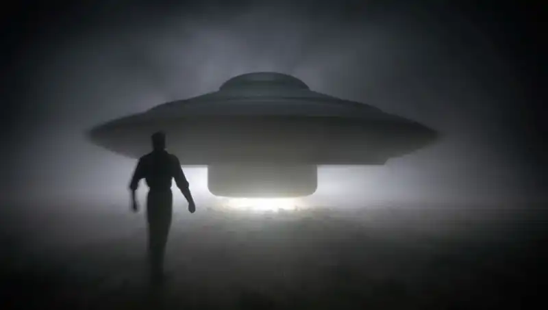UFO Uzmanı Tarafından Şok Edici Uzaylı İddiası: Masum İnsanları Amaçsızca Uğraşıyorlar