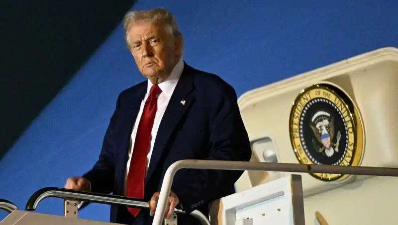 Trump'ın Lahey'deki NATO Zirvesi: Stratejiler ve Beklentiler