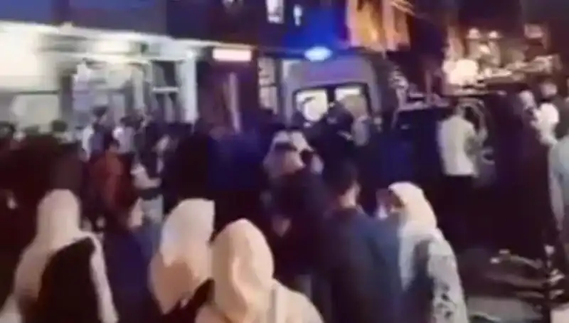 14 Yaşındaki Kader'in Balkondan Düşmesi Tüm Aileyi Sarsıyor