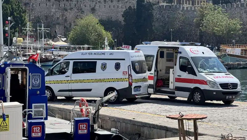 Antalya Plajında Gizemli Bir Ölüm: Denizde Erkek Cesedi Bulundu