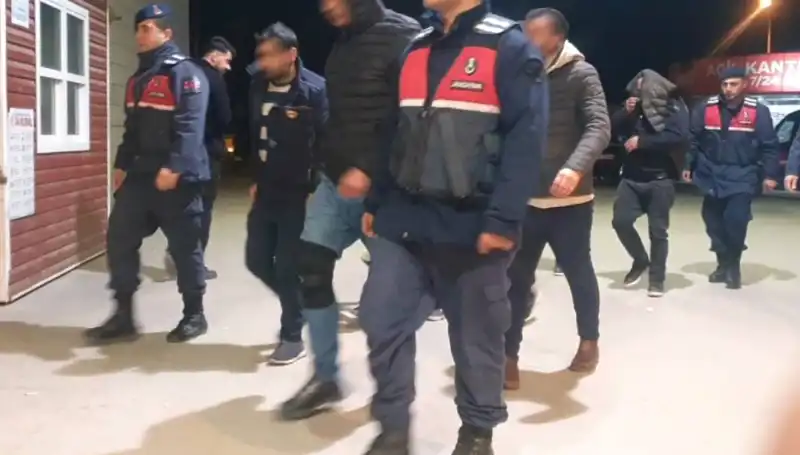 Uyuşturucu Partisi: Bağ Evinde Baskın ile Ele Geçirilenler Şaşırttı!