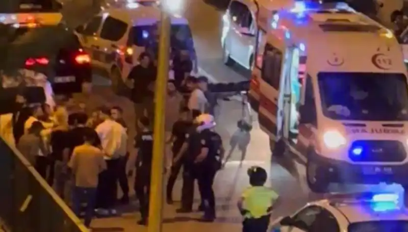 Mardin'de Bıçaklı Kavga: Sokaklar Arenaya Döndü, 3 Yaralı