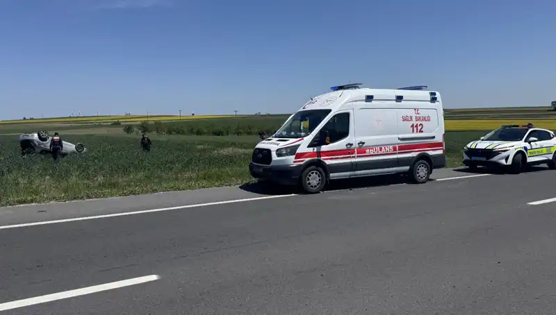 Edirne'de Devrilen Otomobil: Sürücü ve Eşi Yaralandı, Olayın Ardındaki Gerçekler