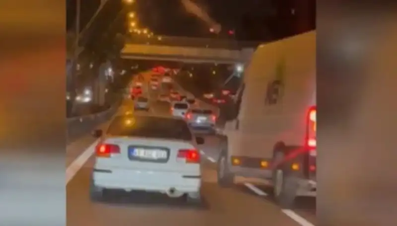 Tuzla'da Makas Terörü: Çarpıp Kaçan Sürücü Adliyeye Sevk Edildi!