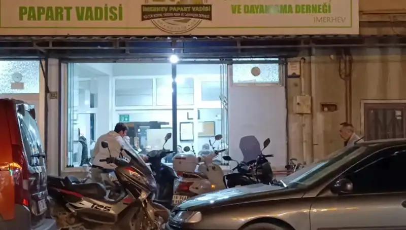 Lokalde Bıçaklı Kavga: Bir Kişi Ağır Yaralandı, Olayda Neler Yaşandı?