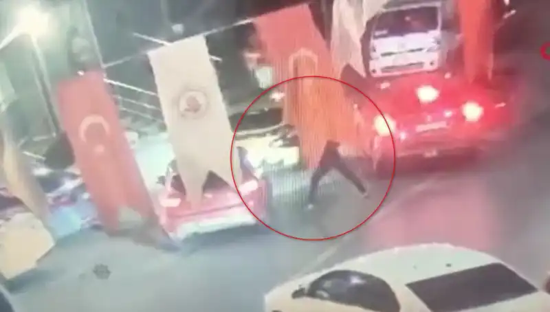 Kağıthane'de Sokak Ortasında Cinayet: Genç Adam Kurşun Yağmuruna Tutuldu