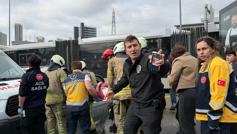 Metrobüs Kazasında Kan Donduran Manzara: Çok Sayıda Yaralı ve Ölü Var!