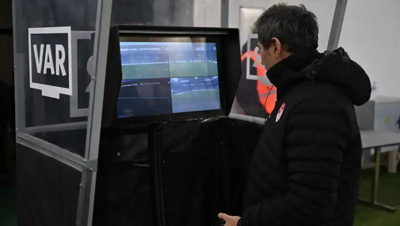 Konyaspor-Galatasaray Maçında VAR Hakemi Kim? Detaylar Burada!