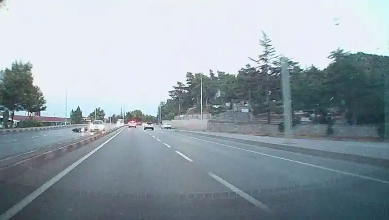 Motosiklet ve Otomobil Çarpıştı: Kaza Sonrası Yaralı Durumda!