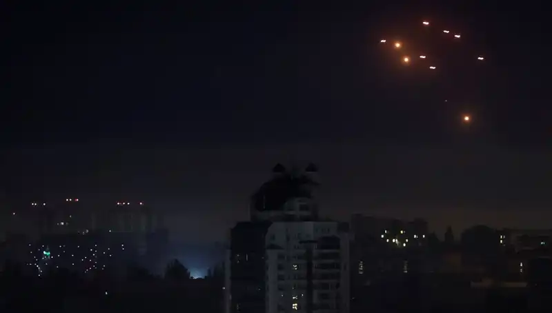 Rusya'nın Kiev'e Yönelik Hava Saldırıları ve Sumi'deki Tahliyeler Üzerine Son Gelişmeler